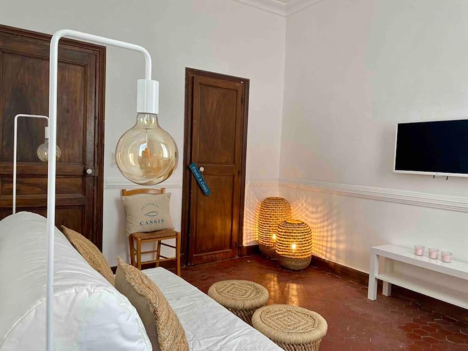 Click! Casa Lamartine Fabulous Ideal Location Walk To All!!! Cassis Bagian luar foto