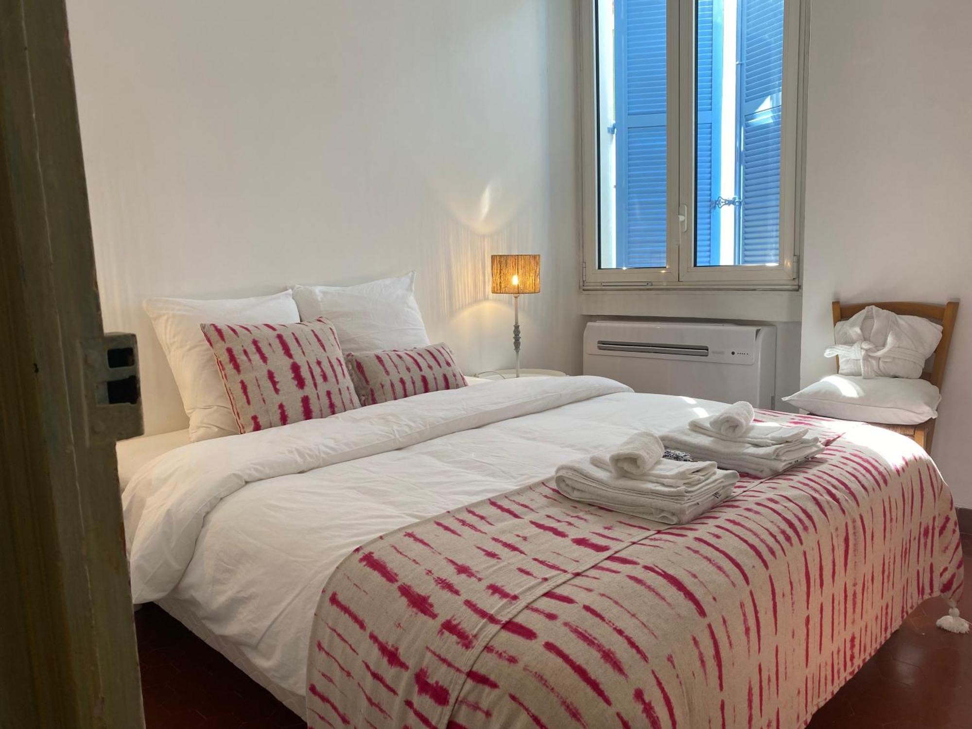 Click! Casa Lamartine Fabulous Ideal Location Walk To All!!! Cassis Bagian luar foto