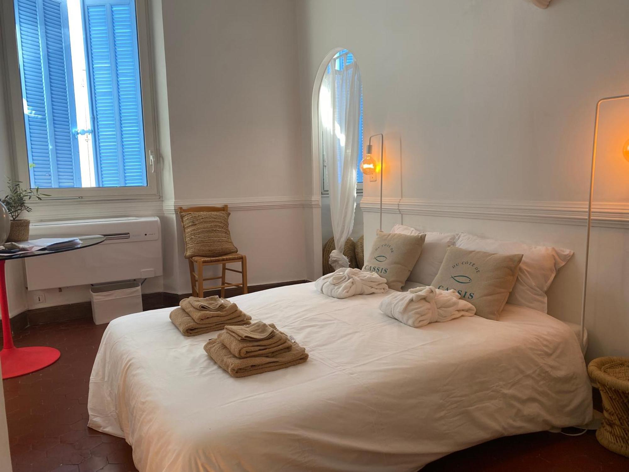 Click! Casa Lamartine Fabulous Ideal Location Walk To All!!! Cassis Bagian luar foto
