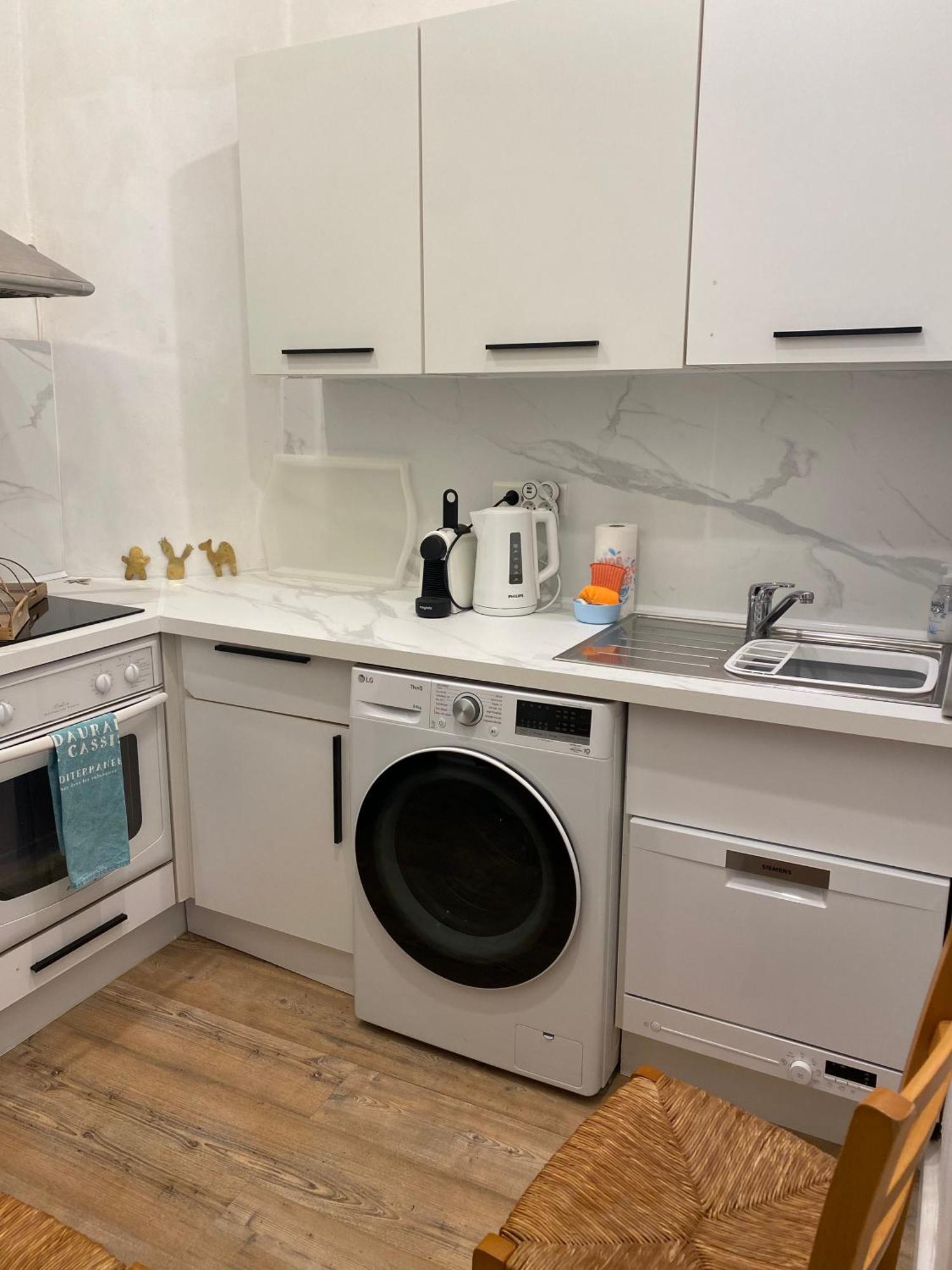 Click! Casa Lamartine Fabulous Ideal Location Walk To All!!! Cassis Bagian luar foto